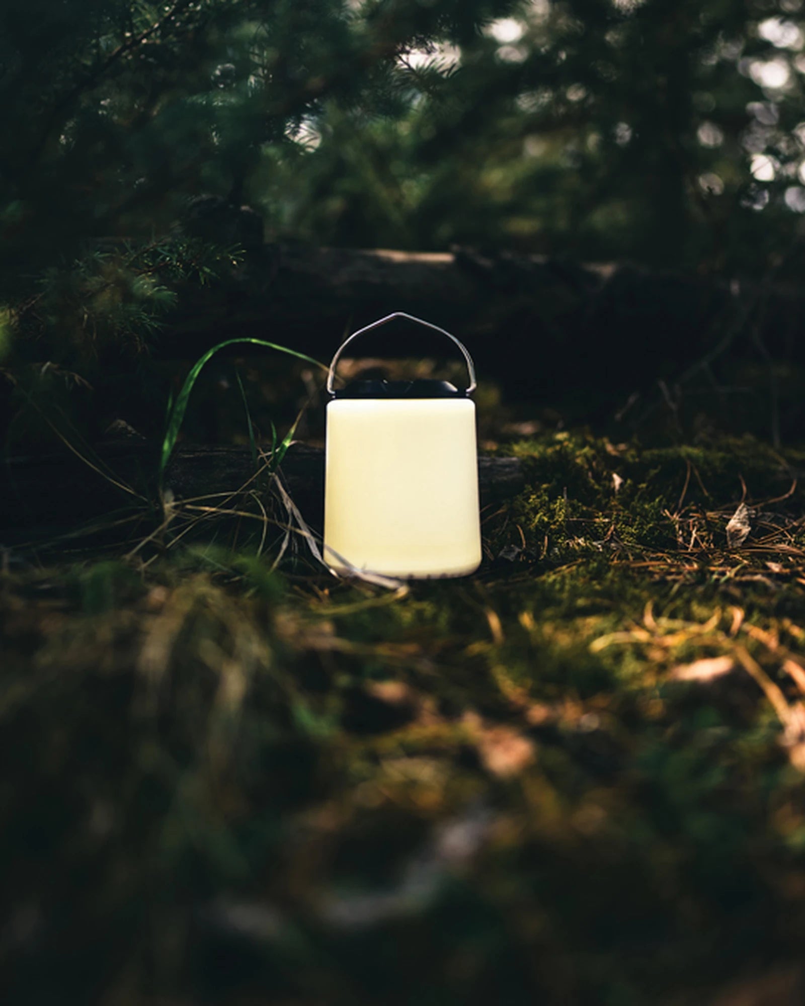 Lampe de table en plastique recyclé IPX4 à personnaliser - 8
